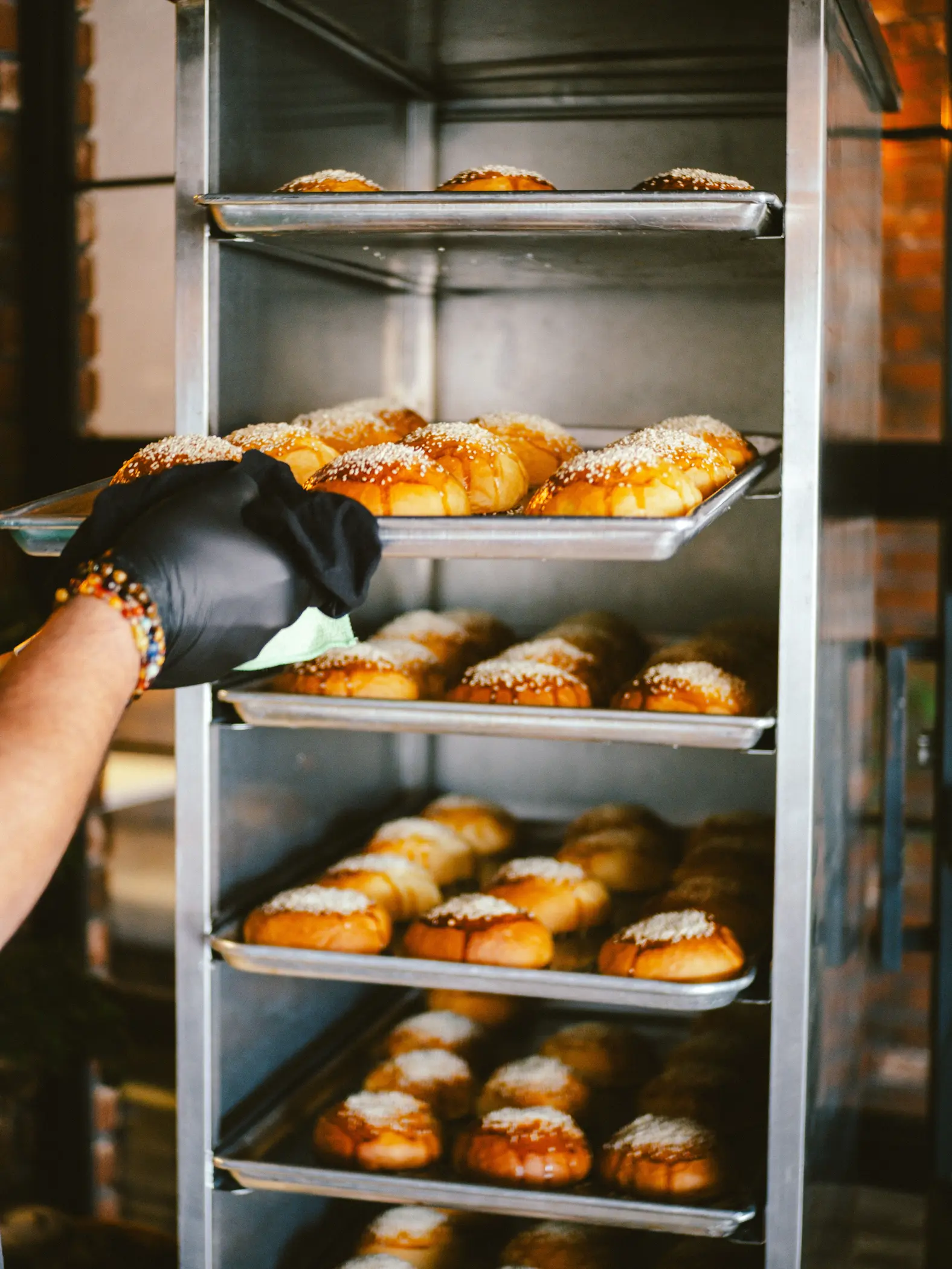 Depositors for commercial bakery production